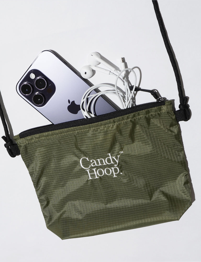 BASIC LOGO SACOCHE (OLIVE) - CandyHoop