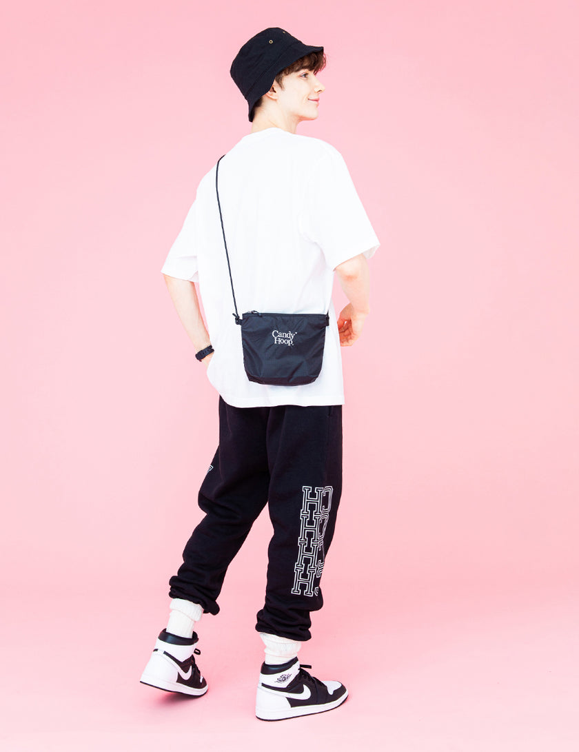 BASIC LOGO SACOCHE (BLACK)